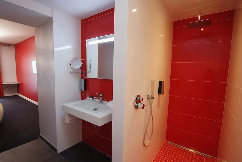 *** Hotel Le Privilege Châteaubourg Francia